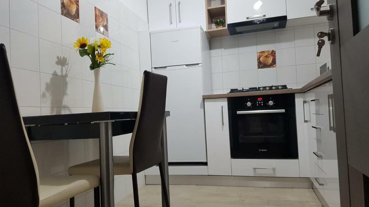 קריובה Tina Apartament 2 מראה חיצוני תמונה