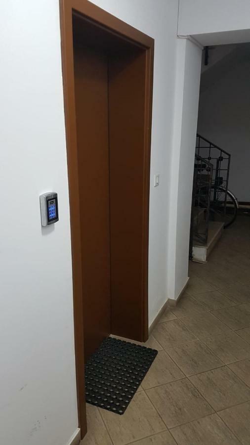קריובה Tina Apartament 2 מראה חיצוני תמונה